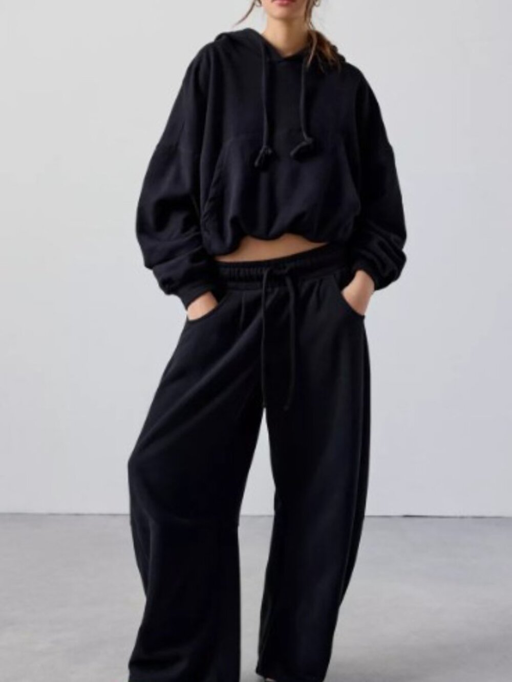 (UO-29) Urban Outfitters Out From Under Essential Barrel Leg Full Length Sweatpa